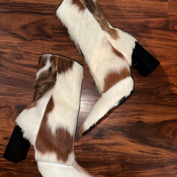 Schutz Raffaela Cow Boots - Size 10 - Picture 4 of 10